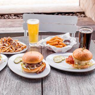 Zinburger Wine and Burger Bar – Tucson River