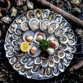 Fanny Bay Oyster Bar & Shellfish Market