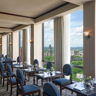 John Davenport's at the Top of the Park - Omni New Haven