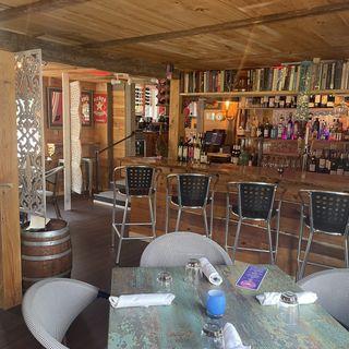 Ann's Book Bistro