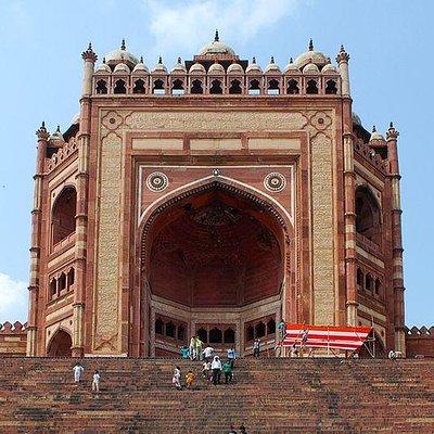 Private Transfer From Agra To Jaipur with Fatehpur Sikri