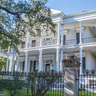 New Orleans Garden District History and Architecture Walking Tour