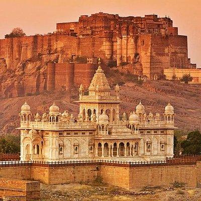 5 Days Private Heritage Triangle Tour Jaipur, Jodhpur, Udaipur.