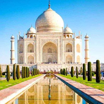 Delhi to Agra Taj Mahal Private Day Trip by Superfast Train 