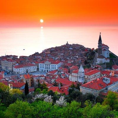 Skocjan UNESCO Caves and Piran full day tour (small group, max. 8)