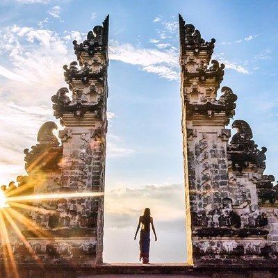 East Bali Tour: Gate of Heaven, Water Palace, Sleeping Gajah