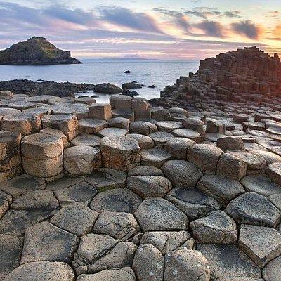 Private luxury Mercedes Giants Causeway and tour of Belfast 7 hrs