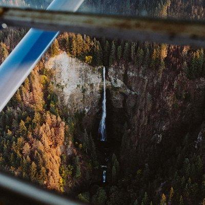 Multnomah Falls & Columbia Gorge Scenic Fight by Envi Adventures