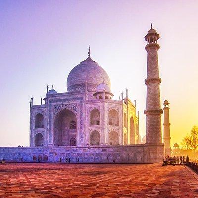 Same Day Taj Mahal and Agra Tour from Mumbai with Return Flights