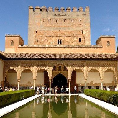 Alhambra & Generalife Skip the Line Premium Tour including Nasrid Palaces