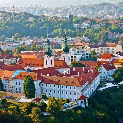 Private Transfer from Nuremberg to Prague with 2h of Sightseeing