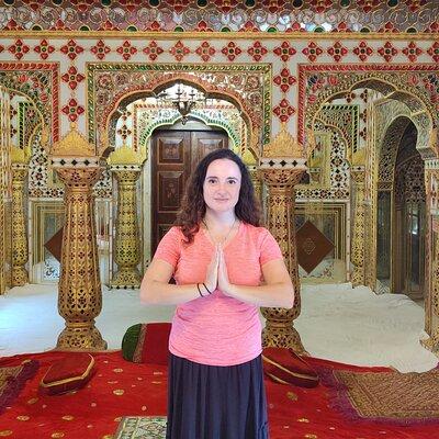 Private Jaipur Tour for Solo Female Traveler with Female Guide 