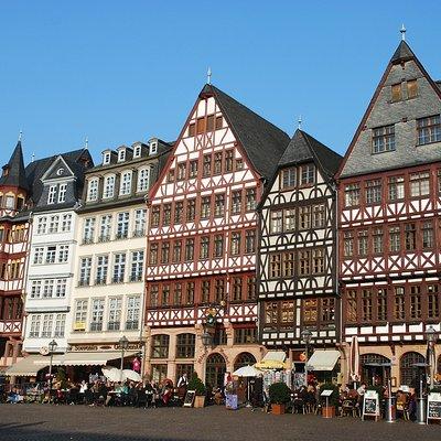 Private tour of the best of Frankfurt - Sightseeing, Food & Culture with a local