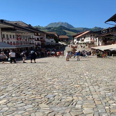 Gruyères Castle, Cheese, and Chocolate Private Tour from Bern