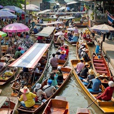 Amphawa Floating Market and Maeklong Train Market Tour