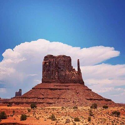 2.5 Hours Monument Valley Historical Sightseeing Tour by Jeep