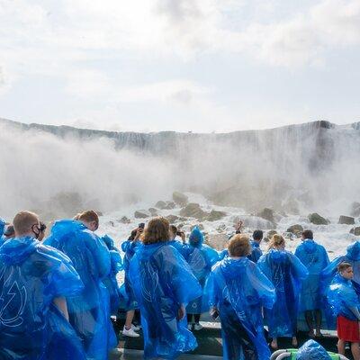 Daredevil Walking Tour with Maid of the Mist Boat Ride