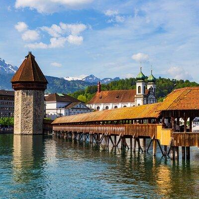 Luzern Elegance: Private City Walk and Panoramic Lake Cruise 