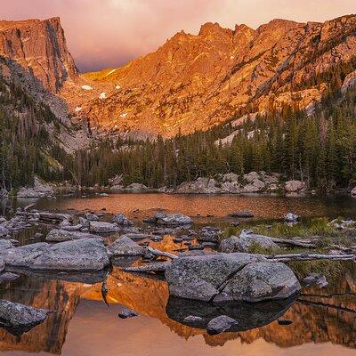 Sunrise photo hike to Dream and Emerald Lakes