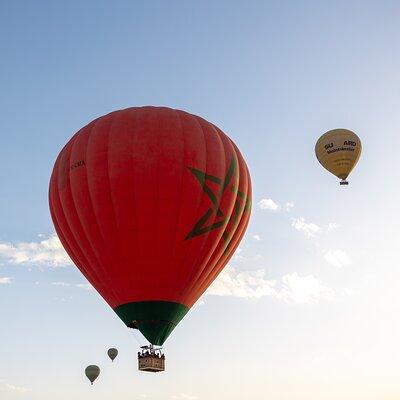 Hot air balloon flight in the desert of Marrakech in front of the atlas