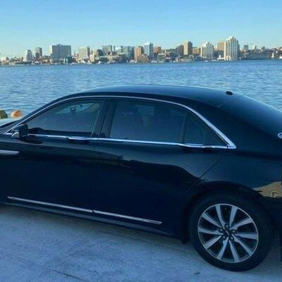 Halifax YHZ Airport Pre-Arranged Luxury Sedan Service