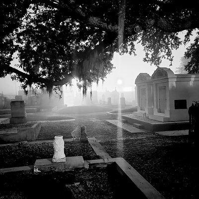 New Orleans Cemetery Bus Tour After Dark