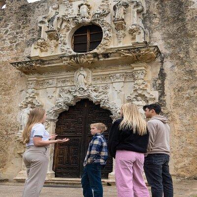 San Antonio Small Group Walking Tour with Riverwalk Boat Cruise