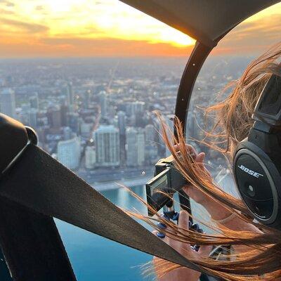 Chicago Helicopter 10-Minute Tour for up to Three Passengers