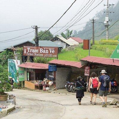 Sapa Amazing Experience: Cat Cat Village 1 Day with Local Guide