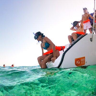 Isla Mujeres Cruise with Beach Club, Snorkel, Lunch and Open Bar