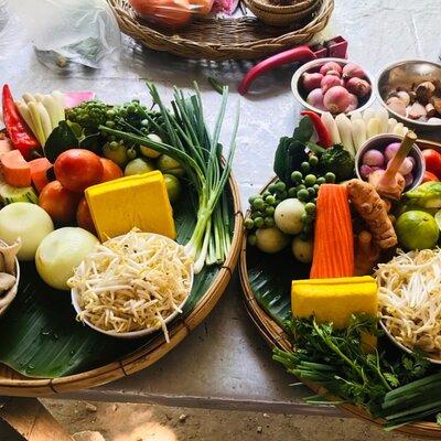 Authentic Thai cooking class with market tour