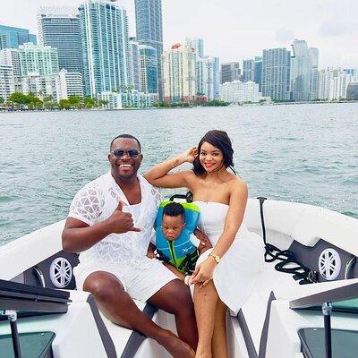 Private Boat Ride in Miami with Experienced Captain and Champagne