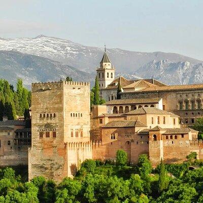 Private Tour to The Alhambra and Generalife From Malaga