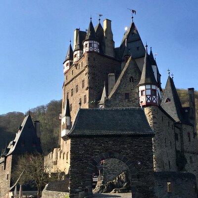 Private Tour of Berg Eltz and Mosel with Lunch Included