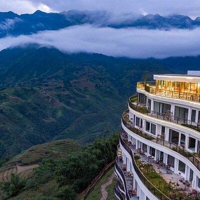 Sapa Trek 2days/1night -HOTEL 5 STAR-From Hanoi by Limousine Van