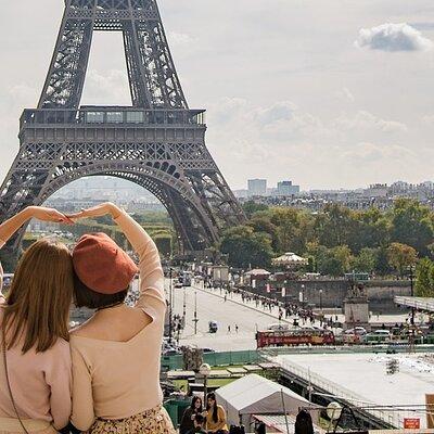 Eiffel Tower Tour with Top Floor access