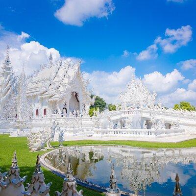 Full Day Tour White Temple Black House and Blue Temple with Lunch