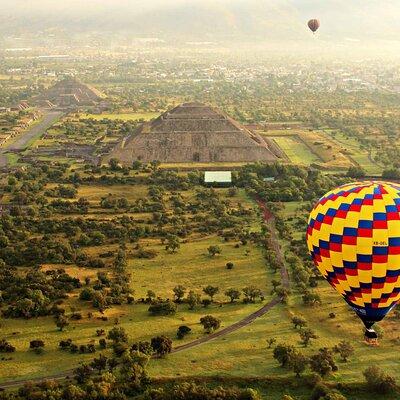 Balloon Flight with Breakfast in a Natural Cave and Transportation from CDMX