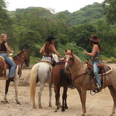 Traditional Horse Trail Ride with Bucerias Saddle Adventures