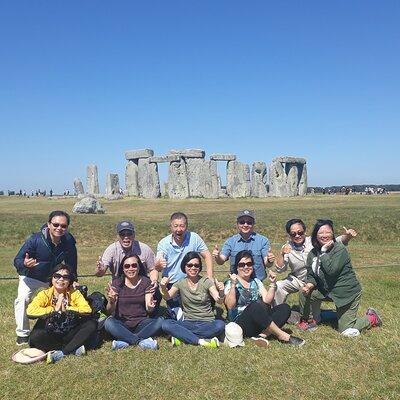 Salisbury and Stonehenge Day Tour from Winchester