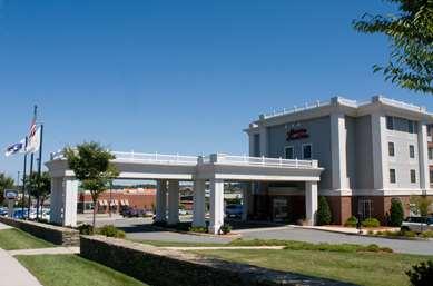 Hampton Inn & Suites by Hilton Newport-Middletown