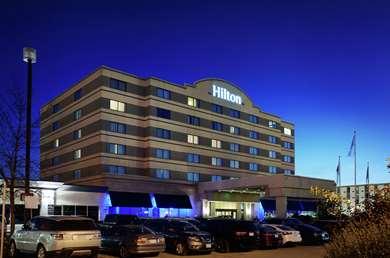 Hilton Winnipeg Airport Suites