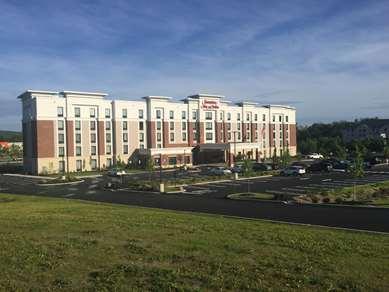 Hampton Inn & Suites by Hilton Newburgh Stewart Airport