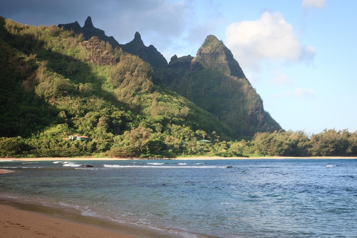 Makua Beach (Tunnels Beach)