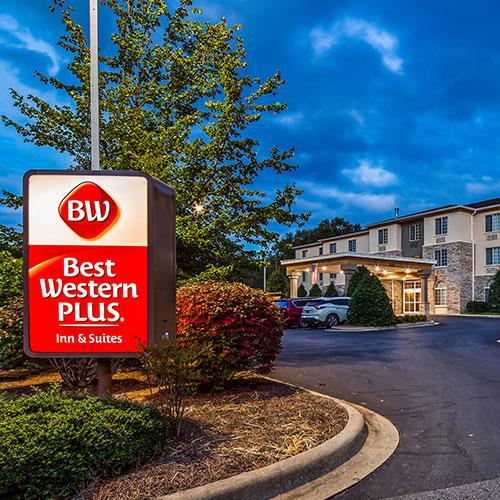 Best Western Plus River Escape Inn & Suites