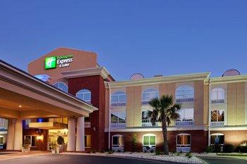 Holiday Inn Express Hotel & Suites