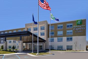 Holiday Inn Express & Suites Farmington Hills - Detroit