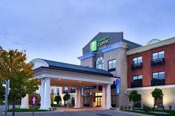 Holiday Inn Express Hotel & Suites Airport-Dieppe