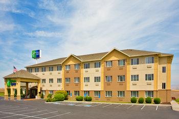 Holiday Inn Express & Suites