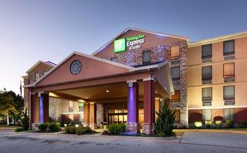 Holiday Inn Express & Suites Harrison